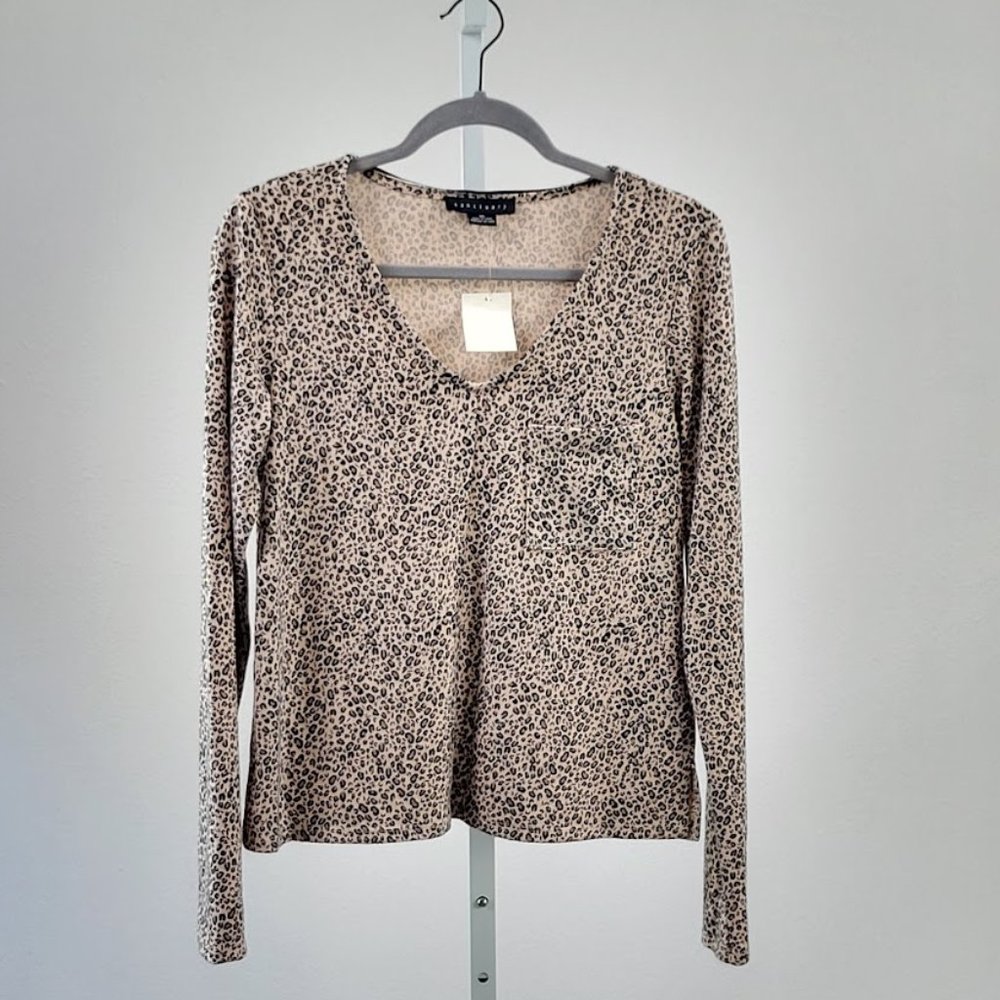 SANCTUARY WOMEN'S  leopard print V-neck top knit Size extra small  NEW - Picture 5 of 7